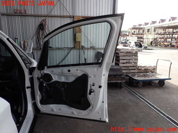2UPJ-9234041230]BMW 218d アクティブツアラー(2C20)(F45)右前ドア 中古(43R-001735 M540)_4