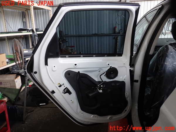 2UPJ-9234041320]BMW 218d アクティブツアラー(2C20)(F45)左後ドア 中古(43R-001734 M532)_4