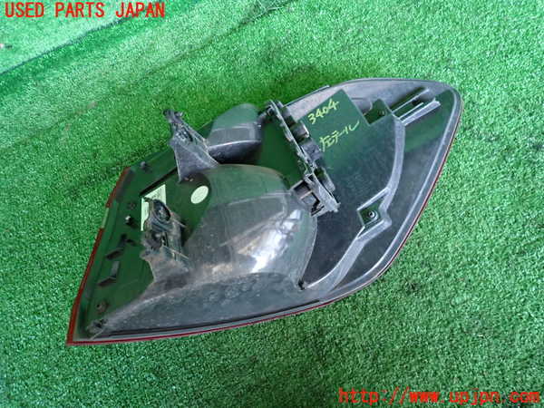 2UPJ-9234041536]BMW 218d アクティブツアラー(2C20)(F45)左テールランプ 中古_2