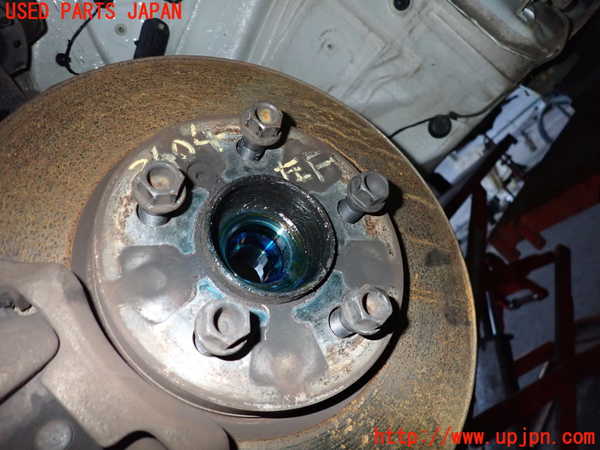 2UPJ-9234044295]BMW 218d アクティブツアラー(2C20)(F45)左フロントナックルハブ 中古_2