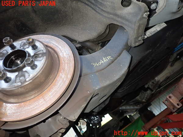 2UPJ-9234044300]BMW 218d アクティブツアラー(2C20)(F45)右リアナックルハブ 中古_2