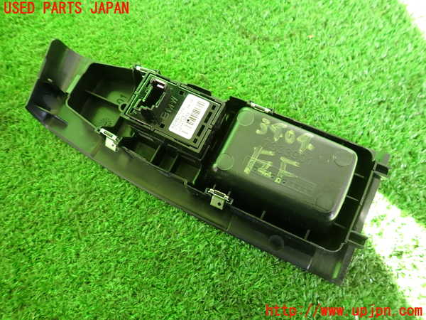 2UPJ-9234046245]BMW 218d アクティブツアラー(2C20)(F45)左前パワーウィンドウスイッチ 中古_2