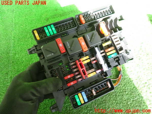 2UPJ-9234046741]BMW 218d アクティブツアラー(2C20)(F45)ヒューズボックス1 中古_2