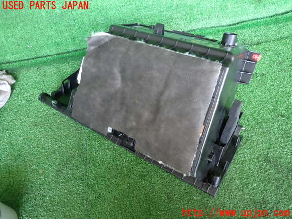 2UPJ-9234047516]BMW 218d アクティブツアラー(2C20)(F45)グローブボックス1 中古_2