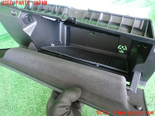 2UPJ-9234047516]BMW 218d アクティブツアラー(2C20)(F45)グローブボックス1 中古_3