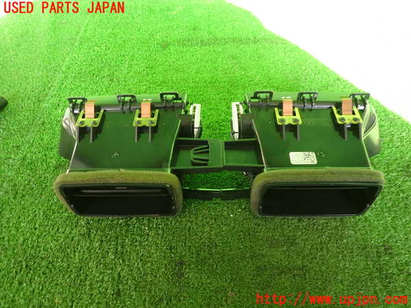 2UPJ-9234047526]BMW 218d アクティブツアラー(2C20)(F45)エアコン吹き出し口1 (真中) 中古_2