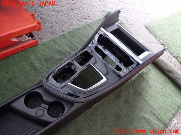 2UPJ-9234047540]BMW 218d アクティブツアラー(2C20)(F45)センターコンソール 中古_3
