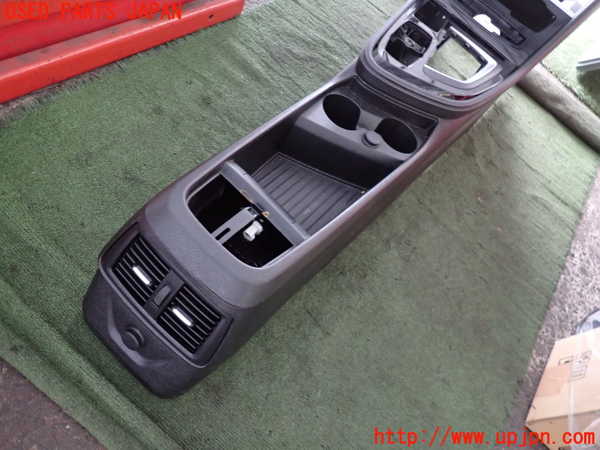 2UPJ-9234047540]BMW 218d アクティブツアラー(2C20)(F45)センターコンソール 中古_4
