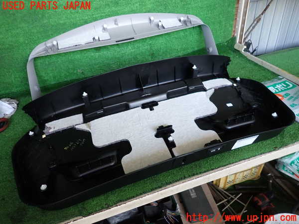 2UPJ-9234041578]BMW 218d アクティブツアラー(2C20)(F45)バックドア内張り 中古_2