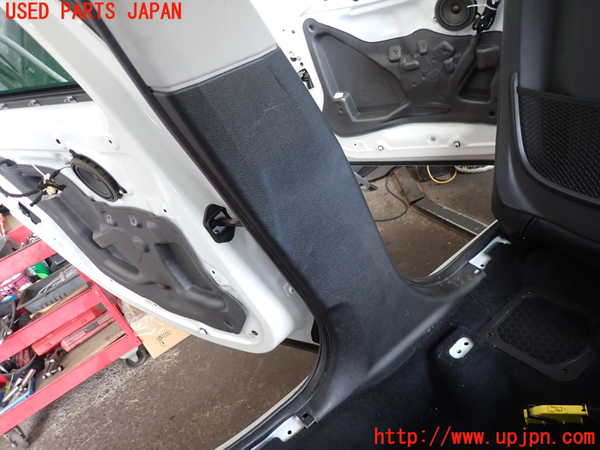 2UPJ-9234047670]BMW 218d アクティブツアラー(2C20)(F45)左センターピラートリム 中古_3