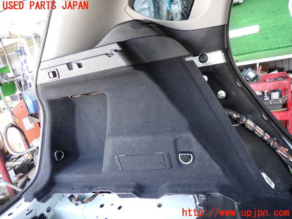 2UPJ-9234047680]BMW 218d アクティブツアラー(2C20)(F45)左リアピラートリム 中古_3