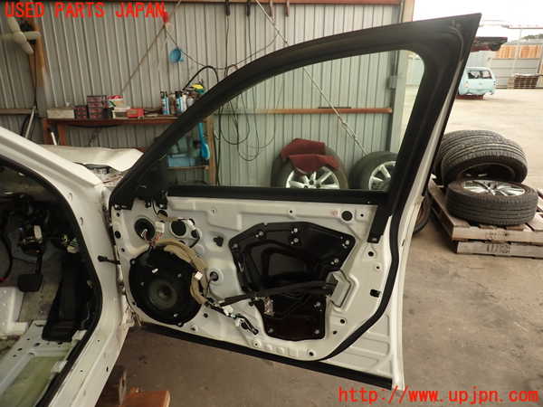 2UPJ-9234051230]スカイライン(ZV37)右前ドア (43R-00012) 中古_4