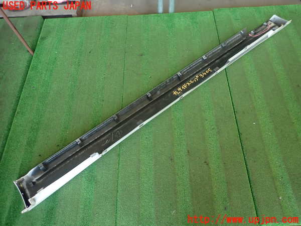 2UPJ-9234051392]スカイライン(ZV37)左サイドステップ 中古_4