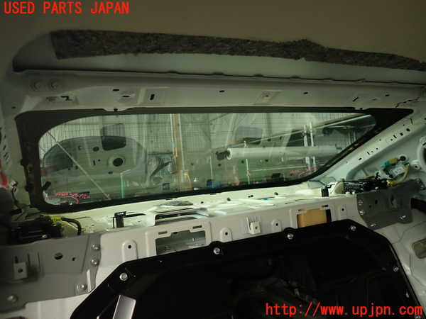 2UPJ-9234051560]スカイライン(ZV37)リアガラス (M282) 中古_5