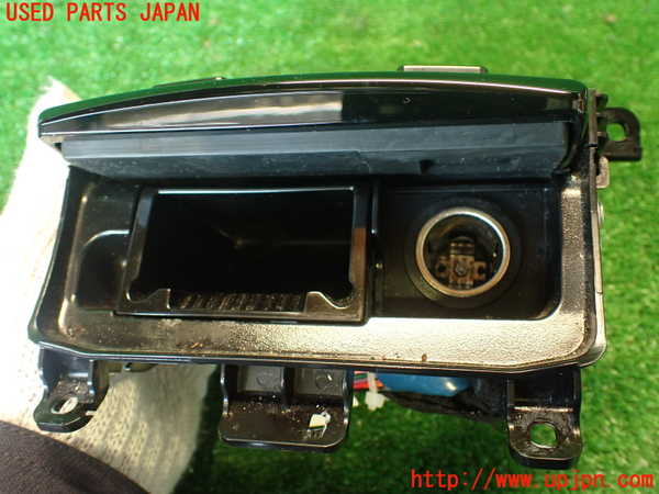 2UPJ-9234057821]スカイライン(ZV37)灰皿1 中古_3