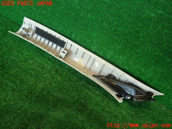 2UPJ-9234057655]スカイライン(ZV37)右フロントピラートリム 中古_4