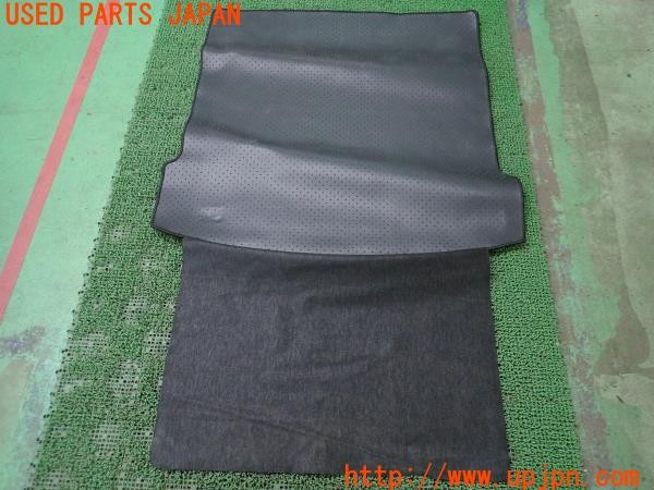 3UPJ=9234060634]BMW 218d グランツアラー(2E20 F46)純正 ラゲッジマット トレイ 中古_2
