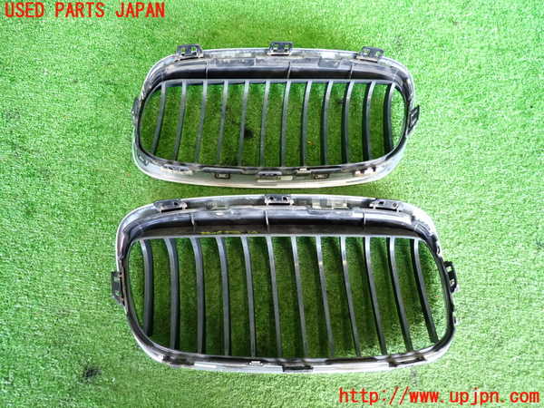2UPJ-9234061050]BMW 218d グランツアラー(2E20)(F46)ラジエターグリル 中古_2