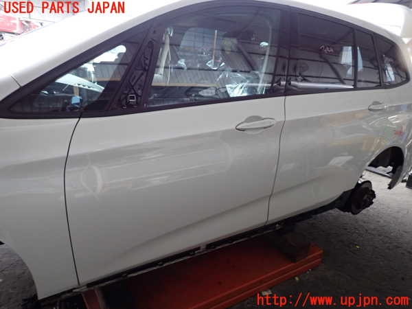 2UPJ-9234061260]BMW 218d グランツアラー(2E20)(F46)左前ドア 中古(43R-001735 M540)_2