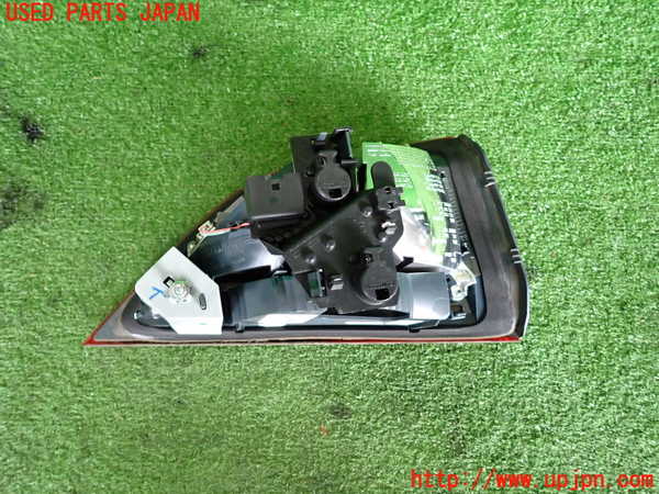 2UPJ-9234061550]BMW 218d グランツアラー(2E20)(F46)右リアフィニッシャー 中古_3