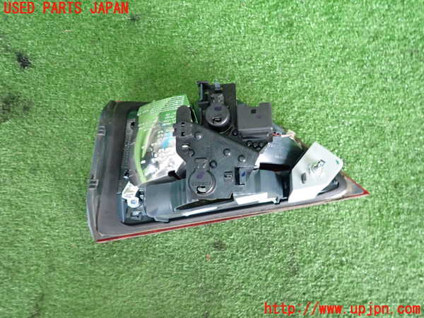 2UPJ-9234061552]BMW 218d グランツアラー(2E20)(F46)左リアフィニッシャー 中古_3