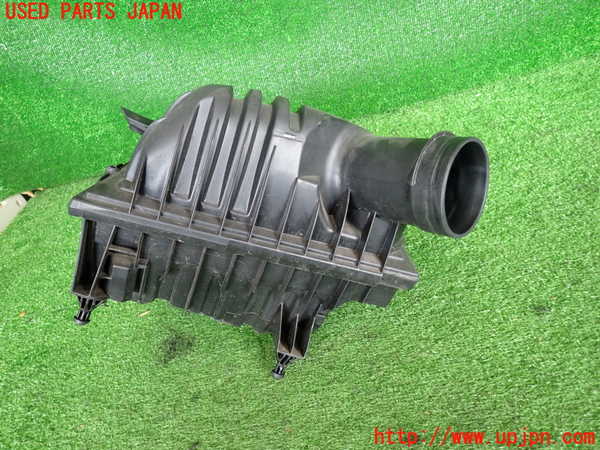 2UPJ-9234062560]BMW 218d グランツアラー(2E20)(F46)エアクリーナーボックス 中古_2