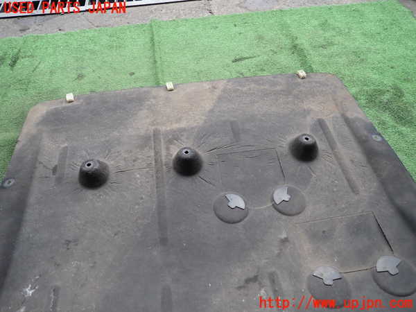 2UPJ-9234062170]BMW 218d グランツアラー(2E20)(F46)エンジンアンダーカバー 中古_2