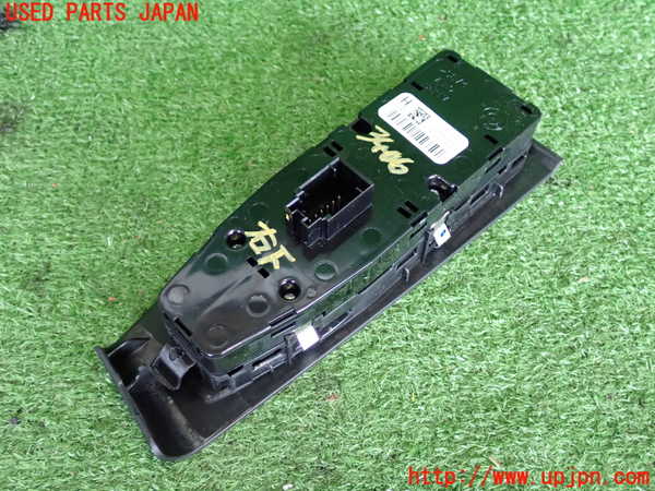 2UPJ-9234066240]BMW 218d グランツアラー(2E20)(F46)右前パワーウィンドウスイッチ 中古_2
