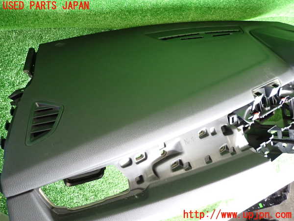 2UPJ-9234067505]BMW 218d グランツアラー(2E20)(F46)ダッシュボード 中古_3