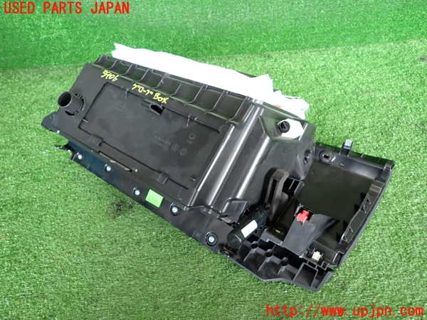 2UPJ-9234067516]BMW 218d グランツアラー(2E20)(F46)グローブボックス1 中古_4