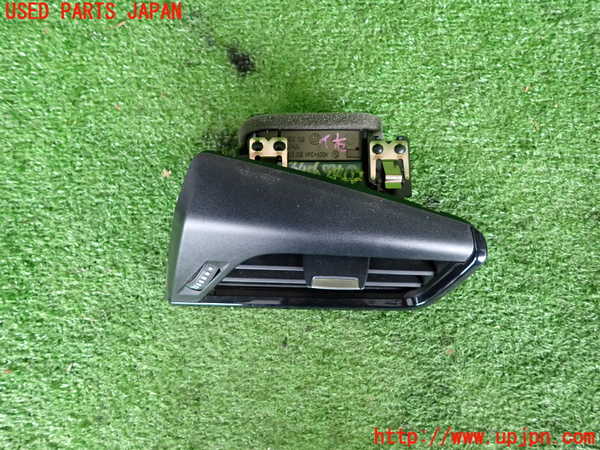 2UPJ-9234067526]BMW 218d グランツアラー(2E20)(F46)エアコン吹き出し口1 (右) 中古_2