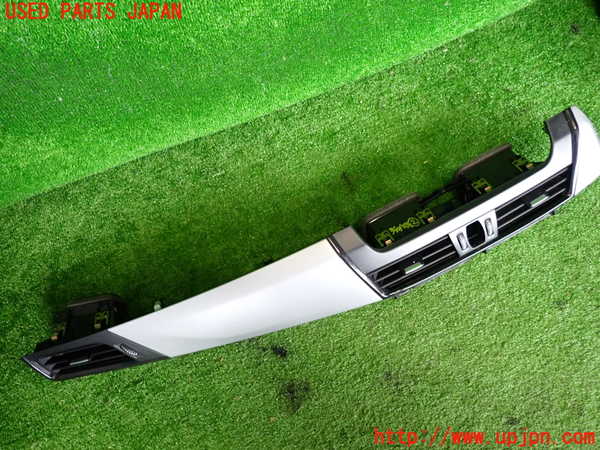 2UPJ-9234067527]BMW 218d グランツアラー(2E20)(F46)エアコン吹き出し口2  中古_4