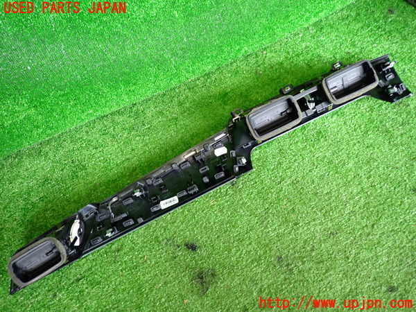 2UPJ-9234067527]BMW 218d グランツアラー(2E20)(F46)エアコン吹き出し口2  中古_5