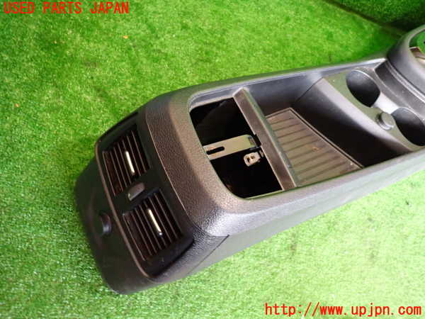 2UPJ-9234067540]BMW 218d グランツアラー(2E20)(F46)センターコンソール 中古_2