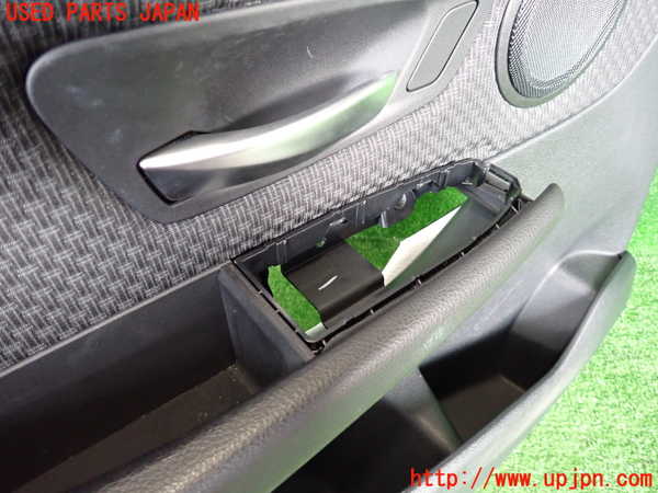 2UPJ-9234061264]BMW 218d グランツアラー(2E20)(F46)左前ドア内張り 中古_3