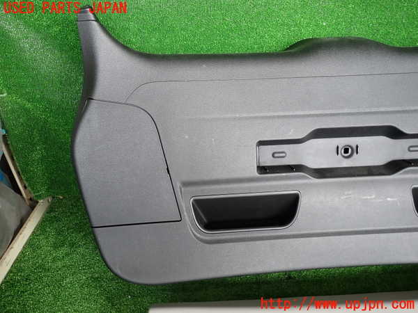 2UPJ-9234061578]BMW 218d グランツアラー(2E20)(F46)バックドア内張り 中古_3