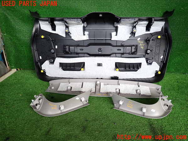 2UPJ-9234061578]BMW 218d グランツアラー(2E20)(F46)バックドア内張り 中古_4
