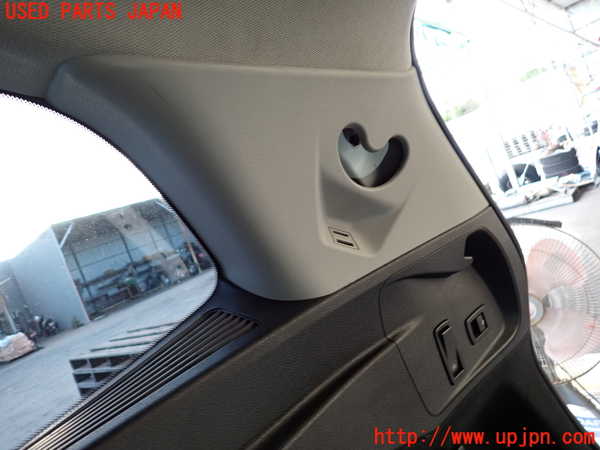 2UPJ-9234067675]BMW 218d グランツアラー(2E20)(F46)右リアピラートリム 中古_4