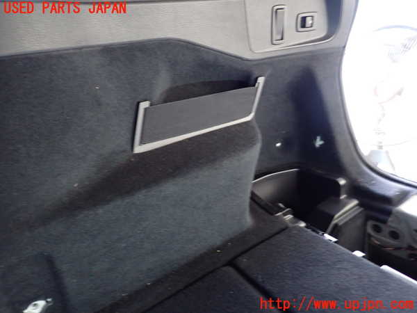 2UPJ-9234067675]BMW 218d グランツアラー(2E20)(F46)右リアピラートリム 中古_5