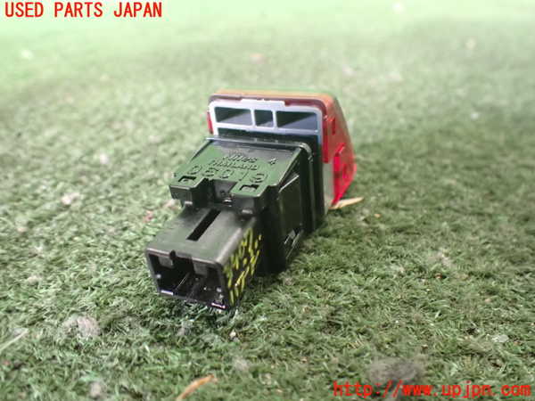 2UPJ-9234076290]スバル・XV HYBRID(GPE)ハザードスイッチ 中古_2