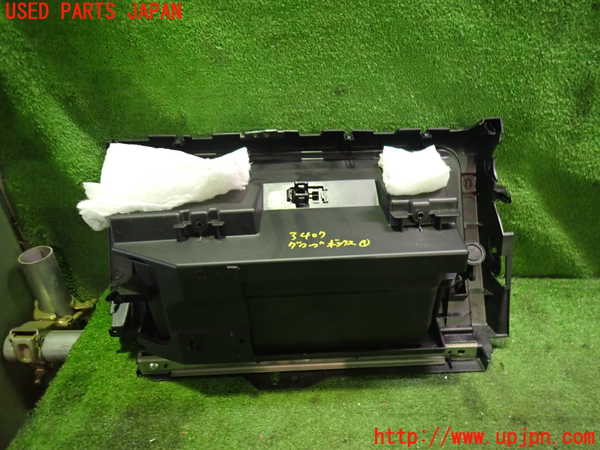 2UPJ-9234077516]スバル・XV HYBRID(GPE)グローブボックス1 中古_3