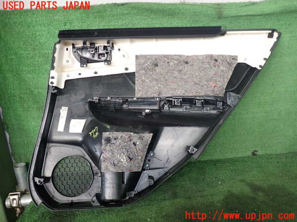 2UPJ-9234071324]スバル・XV HYBRID(GPE)左後ドア内張り 中古_3