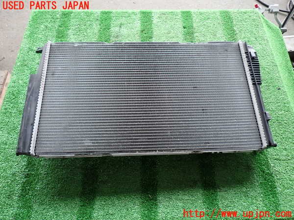 2UPJ-9234082321]BMW 320d(8C20)(F30)ラジエーター1 中古_3