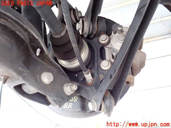 2UPJ-9234084305]BMW 320d(8C20)(F30)左リアナックルハブ 中古_2