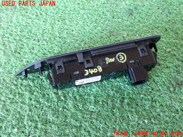 2UPJ-9234086308]BMW 320d(8C20)(F30)スイッチ3 (トラクションコントロールOFF、走行モード切替、ソナー他) 中古_2