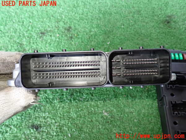 2UPJ-9234086110]BMW 320d(8C20)(F30)エンジンコンピューター DDE 中古_3
