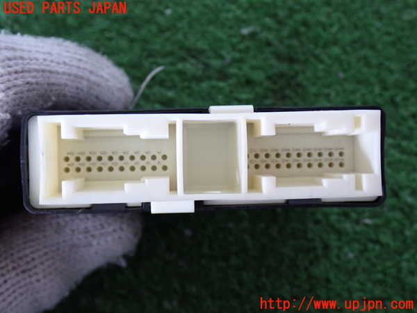 2UPJ-9234086151]BMW 320d(8C20)(F30)コンピューター6 中古_2