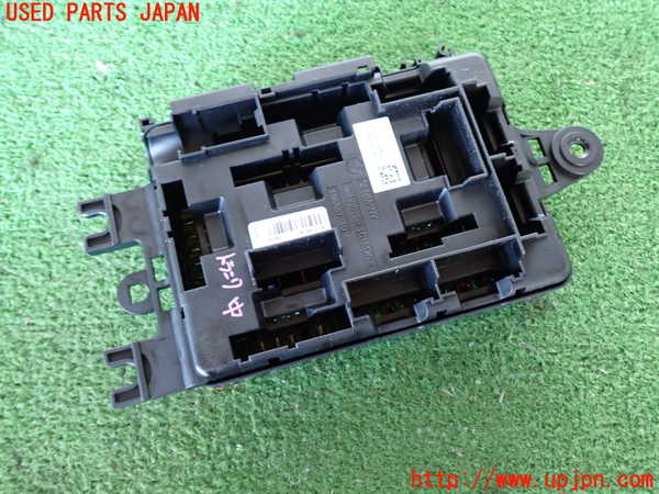 2UPJ-9234086742]BMW 320d(8C20)(F30)ヒューズボックス2 中古_2