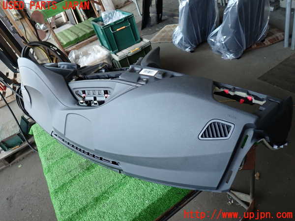 2UPJ-9234087505]BMW 320d(8C20)(F30)ダッシュボード 中古_4