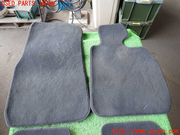 2UPJ-9234087800]BMW 320d(8C20)(F30)フロアマット 中古_2